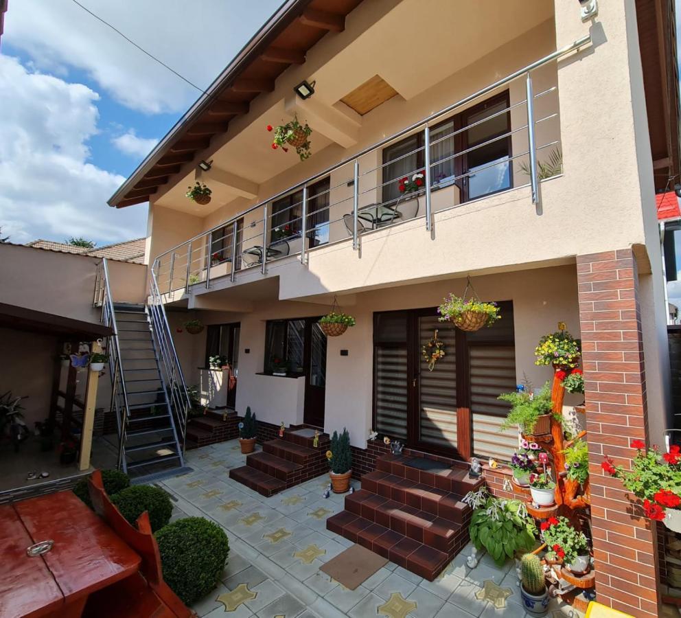 Splendid House Hotel Fagaras Bagian luar foto